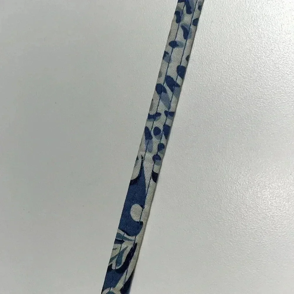 Imperfect Vera Bradley blue white paisley print crossbody‎ purse clean inside